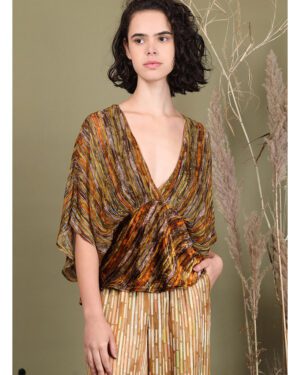 BL^NK ISLAYE TOP