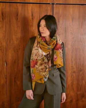 ONE HUNDRED STARS SCARF PRIMULA GOLD