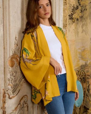 ARTEMIS MUSE EMBROIDERED SHORT KIMONO WISTERA+PEONY MUSTARD