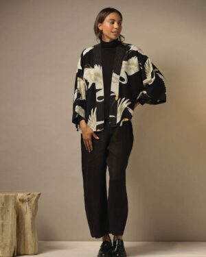 ONE HUNDRED STARS CREPE STORK BLACK KIMONO