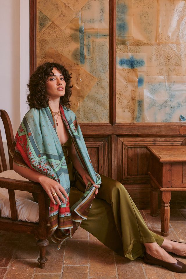 scarf-fleur-aqua-2.jpeg