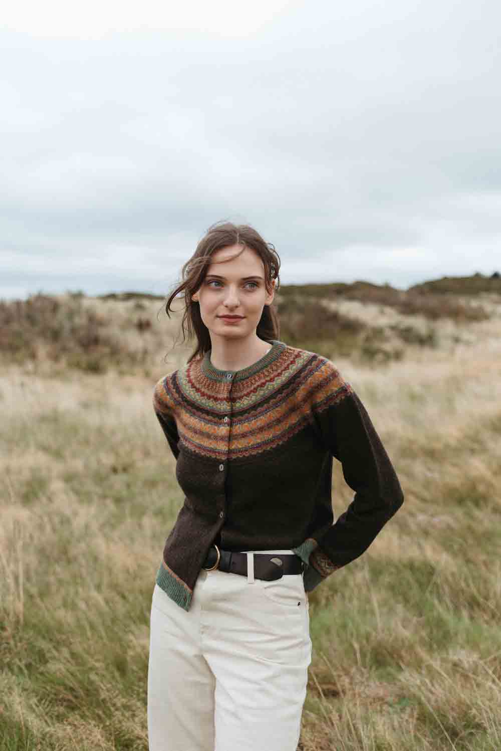 C4249-Alpine-Short-Cardigan-Oakley-3-ERIBE.jpg