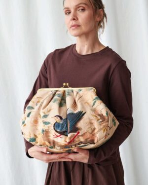 ONE HUNDRED STARS KISS LOCK BAG HUMMINGBIRD NUDE