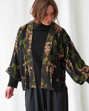 ONE HUNDRED STARS KIMONO WISTERIA BLACK