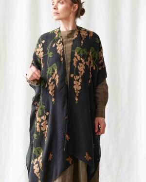 ONE HUNDRED STARS WOOL THROWOVER WISTERIA BLACK